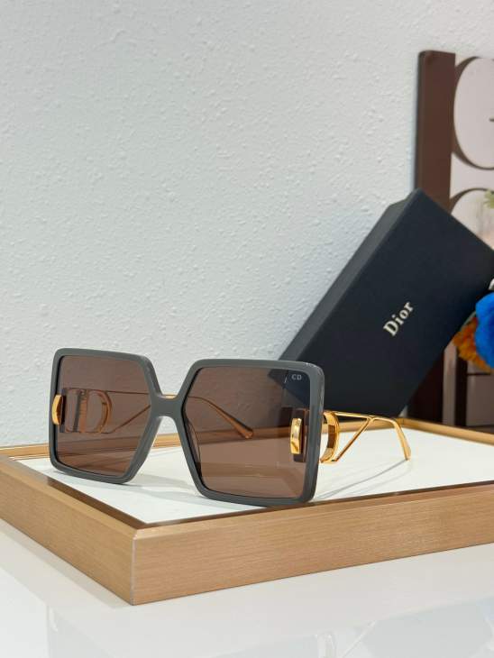 Picture of Dior Sunglasses _SKUfw80443872fw